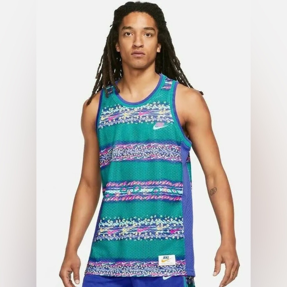 nike — retro-style y2k jersey